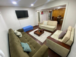III-Elegante Departamento de 4 dormitorios con parqueadero incluido en el Centro histórico de Cuenca